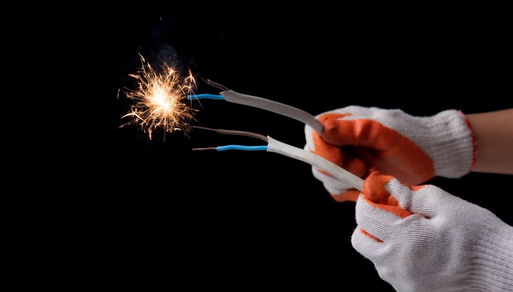 Ngắn mạch là gì? Nguyên nhân và hướng dẫn phòng tránh